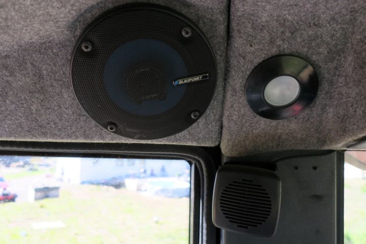 389968-29 Valmet 890.3 med timmerrede och dumperflak 2006