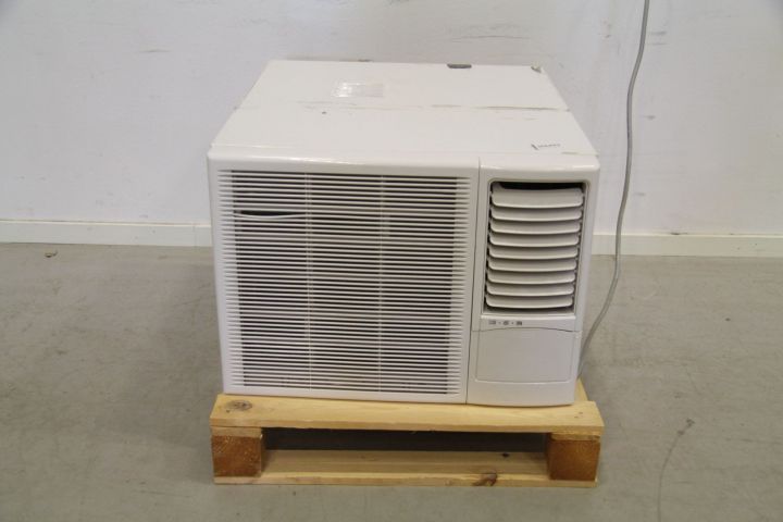 377096-2 AC- fönster variant  ca 56 x 69 x 40 cm