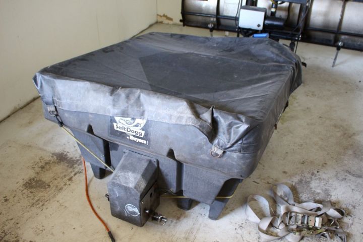 380840-2 Snöblad och sandspridare för montage på bil