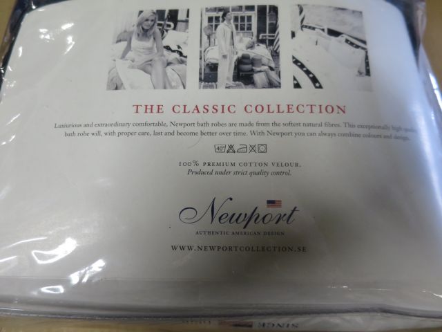 373972-4 Bathrobe Newport Yacht Club "M"