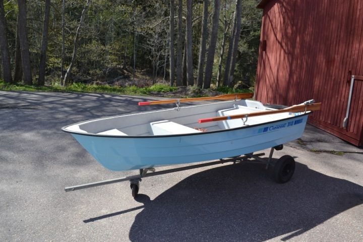 392357-4 Motor boat