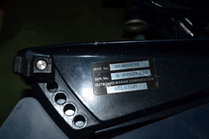 392357-10 Motor boat