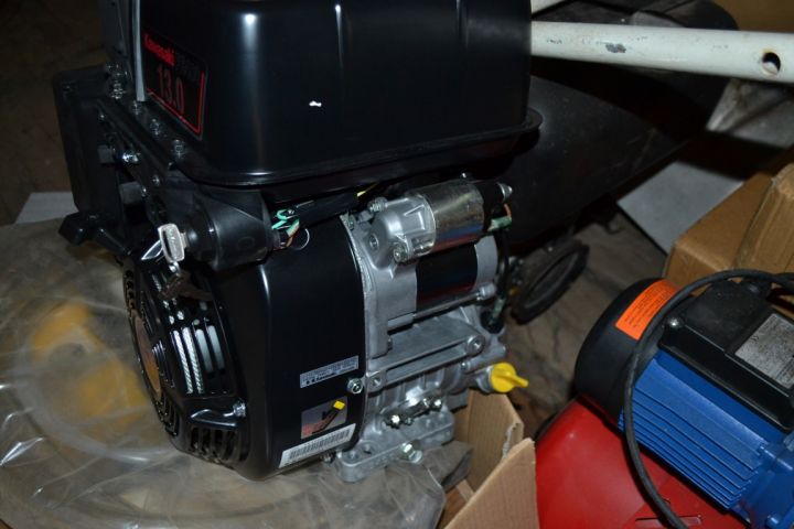 392358-4 Petrolmotor