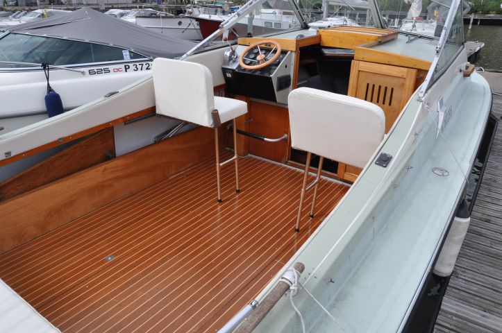 392706-18 Coronet 24 Weekender