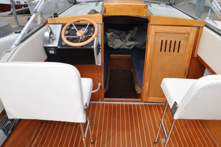 392706-19 Coronet 24 Weekender