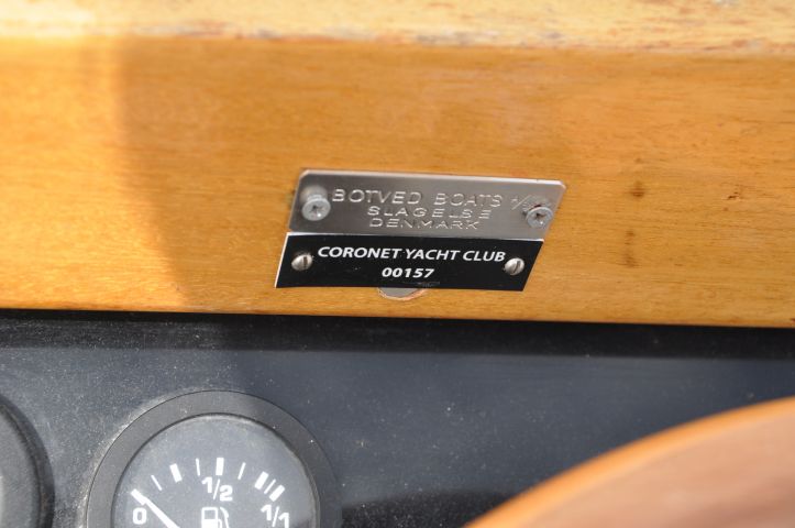 392706-32 Coronet 24 Weekender