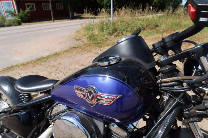 393311-4 Kawasaki VN800 "Bobber"