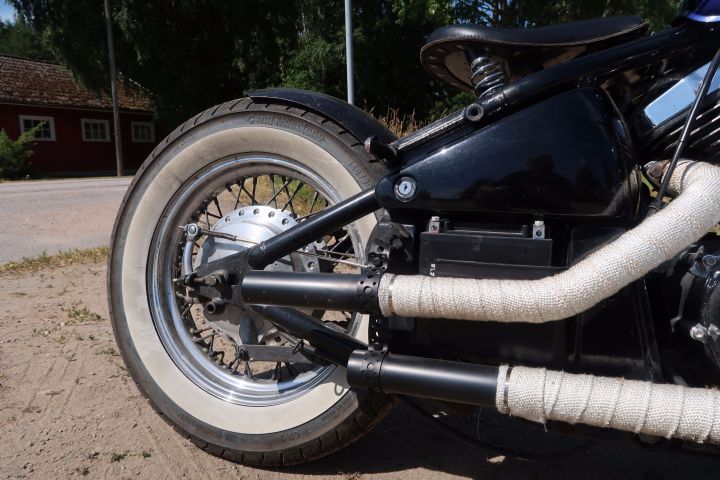 393311-9 Kawasaki VN800 "Bobber"