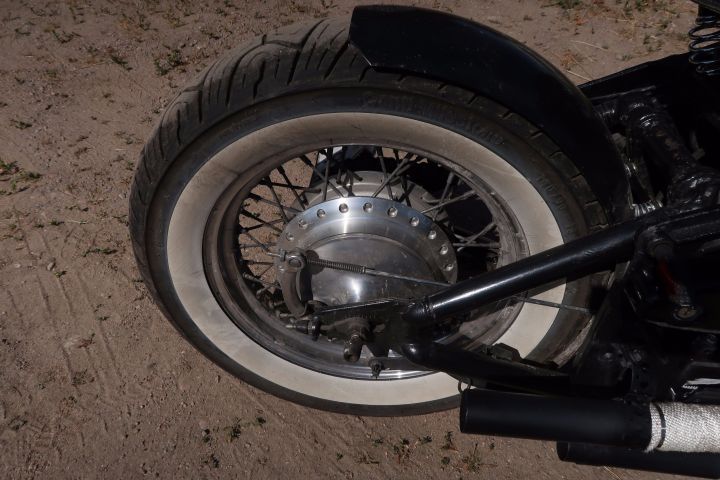 393311-12 Kawasaki VN800 "Bobber"