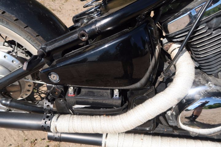 393311-14 Kawasaki VN800 "Bobber"