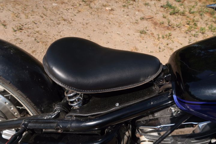 393311-13 Kawasaki VN800 "Bobber"