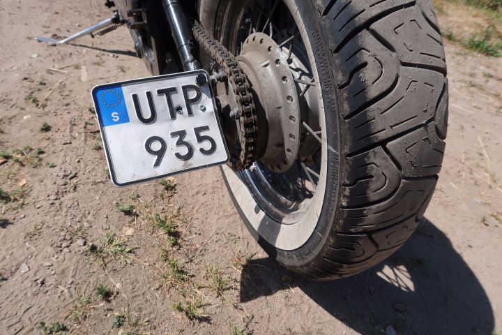 393311-17 Kawasaki VN800 "Bobber"