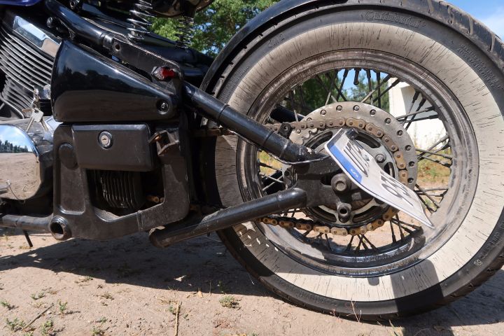 393311-19 Kawasaki VN800 "Bobber"