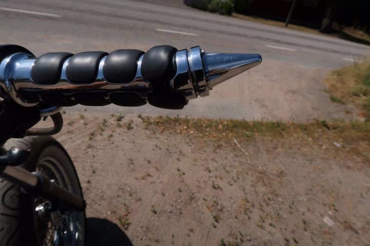 393311-23 Kawasaki VN800 "Bobber"