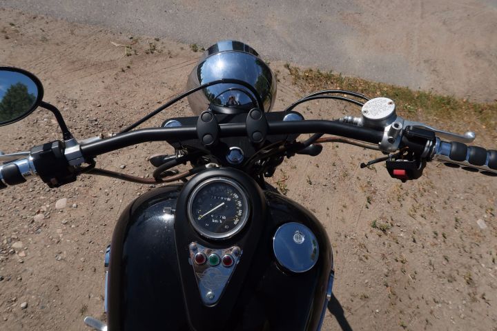 393311-22 Kawasaki VN800 "Bobber"