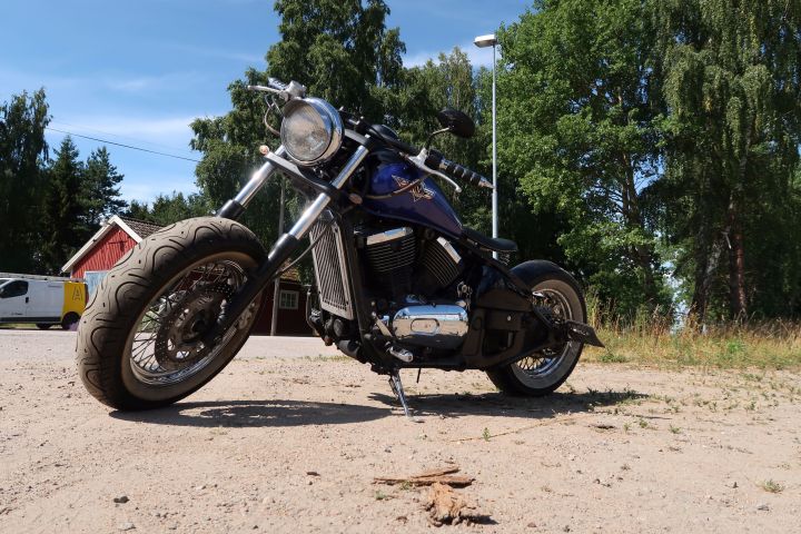 393311-32 Kawasaki VN800 "Bobber"