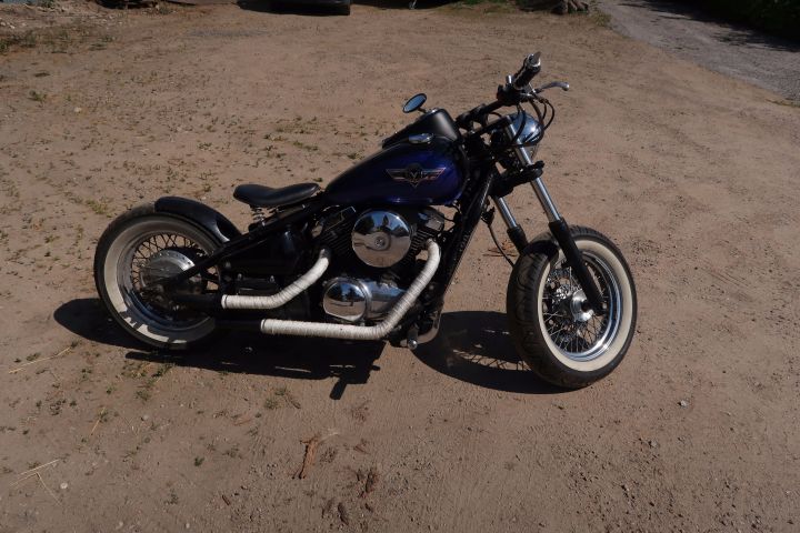 393311-35 Kawasaki VN800 "Bobber"