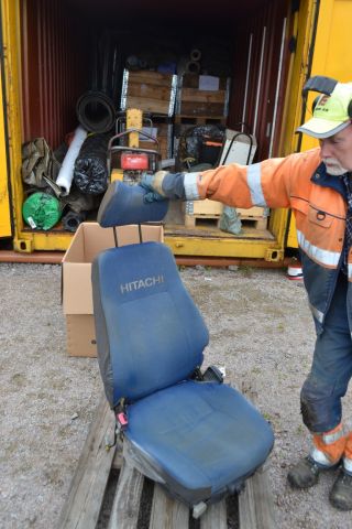 394105-2 Chair Hitachi