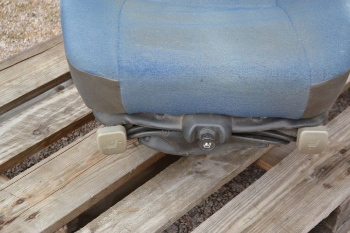 394105-4 Chair Hitachi