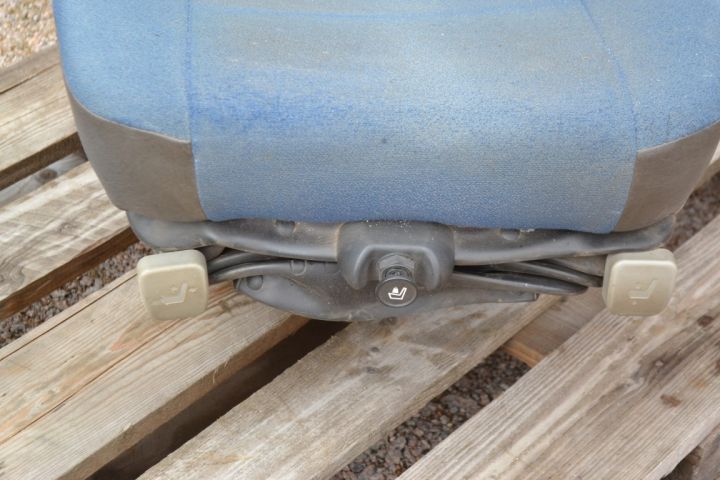 394105-5 Chair Hitachi