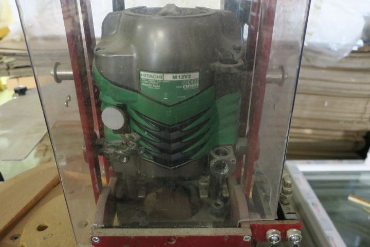 351743-4 List cutter, round with accompanying table