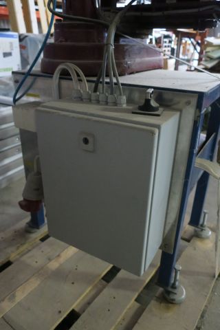 351743-9 List cutter, round with accompanying table