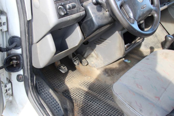 395196-14 VW Transporter T4 2.5 TDI Pickup, dragkrok, 88hk.-03