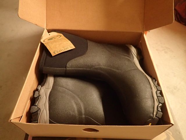 261210-3 NY Grubs Snowline MID 8.5 Neoprene boot STRL 41