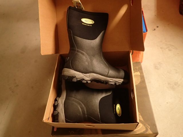 261210-1 NY Grubs Snowline MID 8.5 Neoprene boot STRL 41