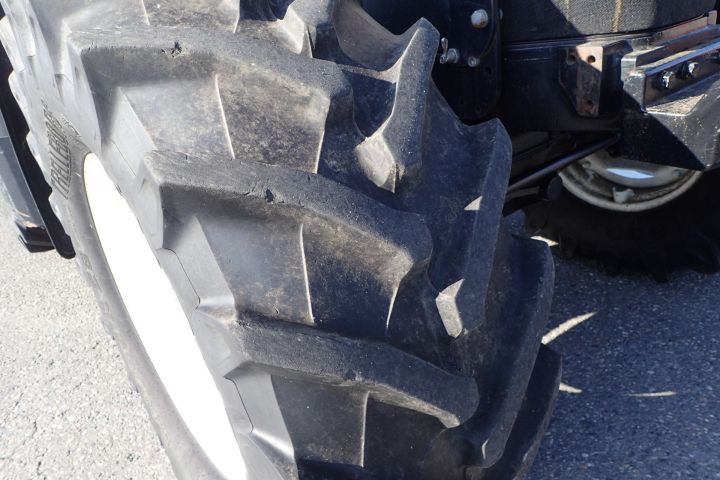 354443-36 New Holland T7.185 with Q66 loader