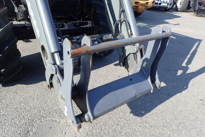 354444-10 Case IH Maxxum MX150 with loader