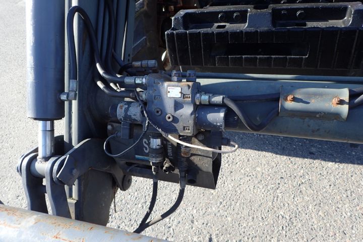 354444-11 Case IH Maxxum MX150 with loader