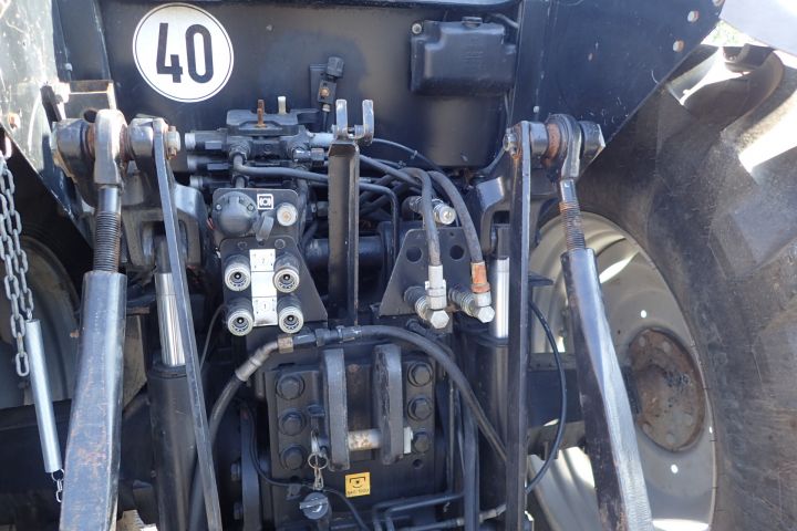 354444-17 Case IH Maxxum MX150 with loader