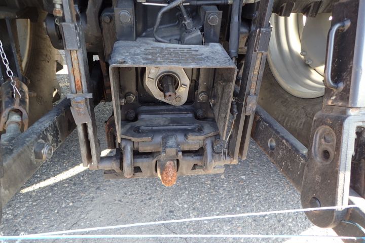 354444-18 Case IH Maxxum MX150 with loader
