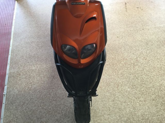 396675-5 Moped Peugeot Trekker