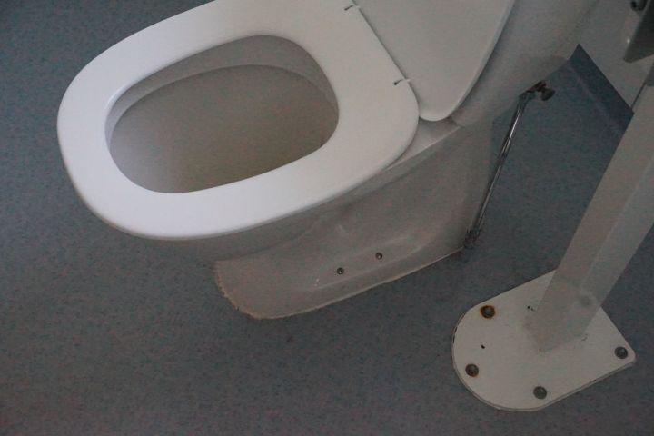 396860-8 Handikapptoalett