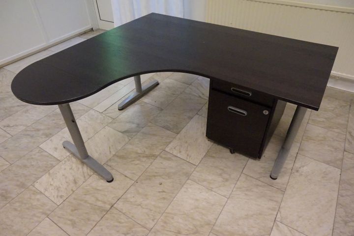 396868-1 Skrivbord i vinkel