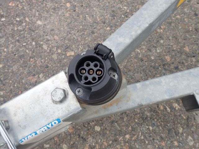 403695-22 Kåpsläpvagn Majava -13 WPU249