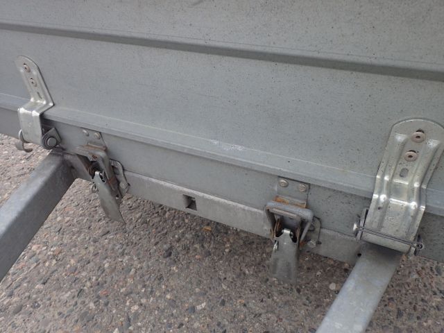 403695-10 Kåpsläpvagn Majava -13 WPU249