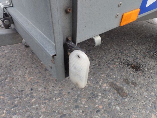 403695-11 Kåpsläpvagn Majava -13 WPU249