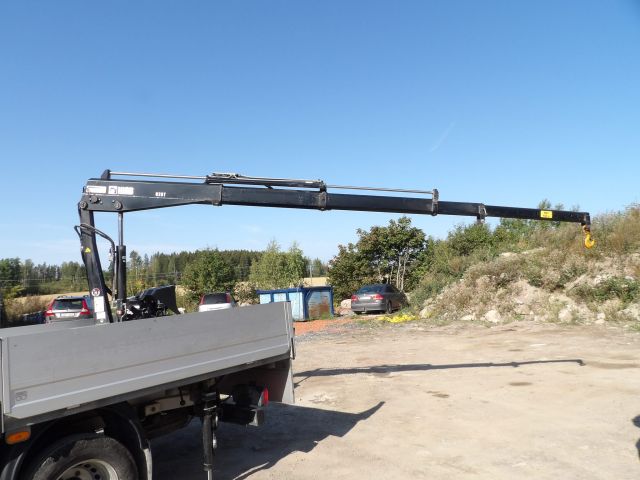 379502-16 VW Crafter with crane -15