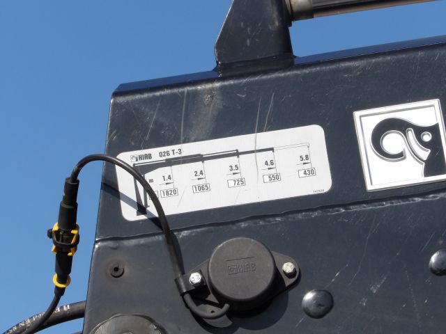 379502-18 VW Crafter with crane -15