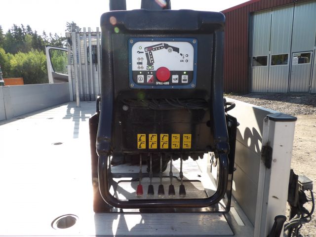 379502-21 VW Crafter with crane -15