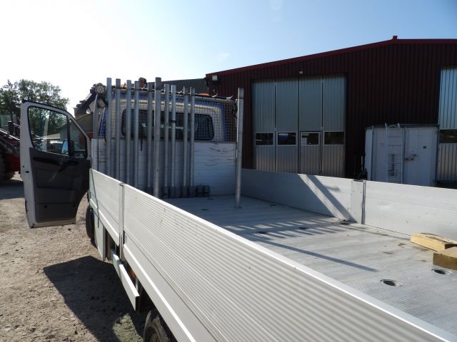 379502-25 VW Crafter with crane -15