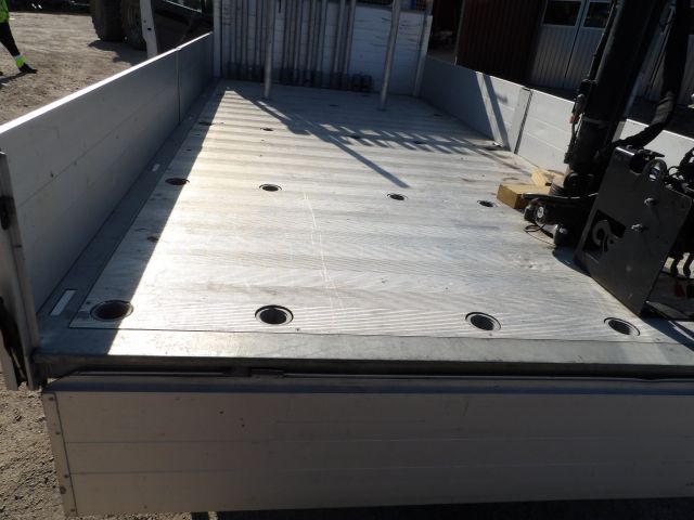 379502-26 VW Crafter with crane -15