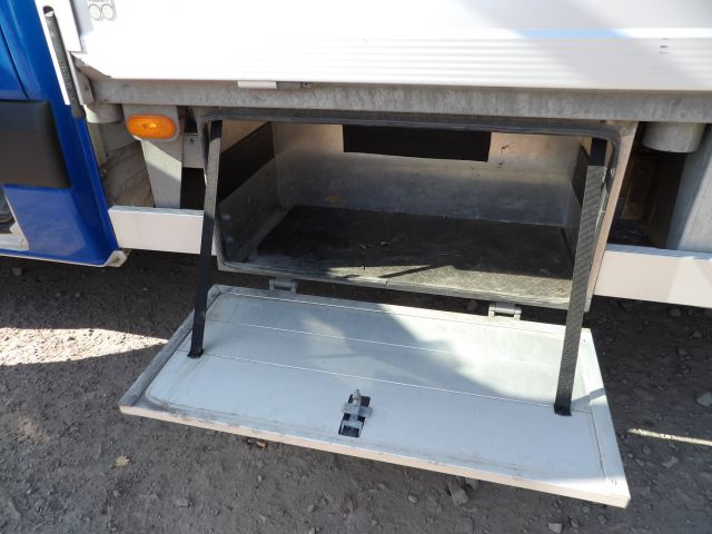 379502-37 VW Crafter with crane -15