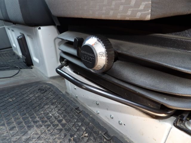 379502-41 VW Crafter with crane -15