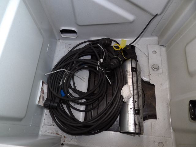 379502-54 VW Crafter with crane -15