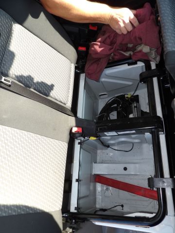 379502-53 VW Crafter with crane -15