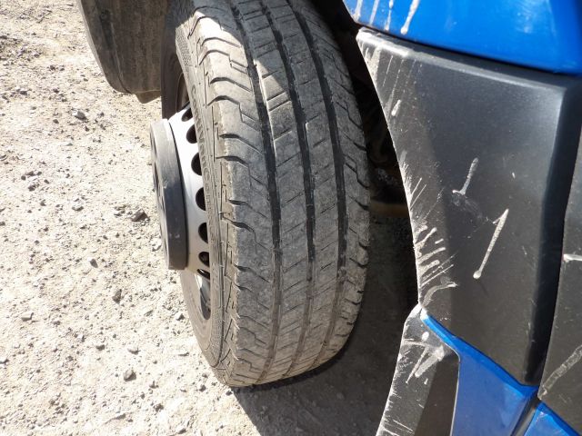 379502-61 VW Crafter with crane -15